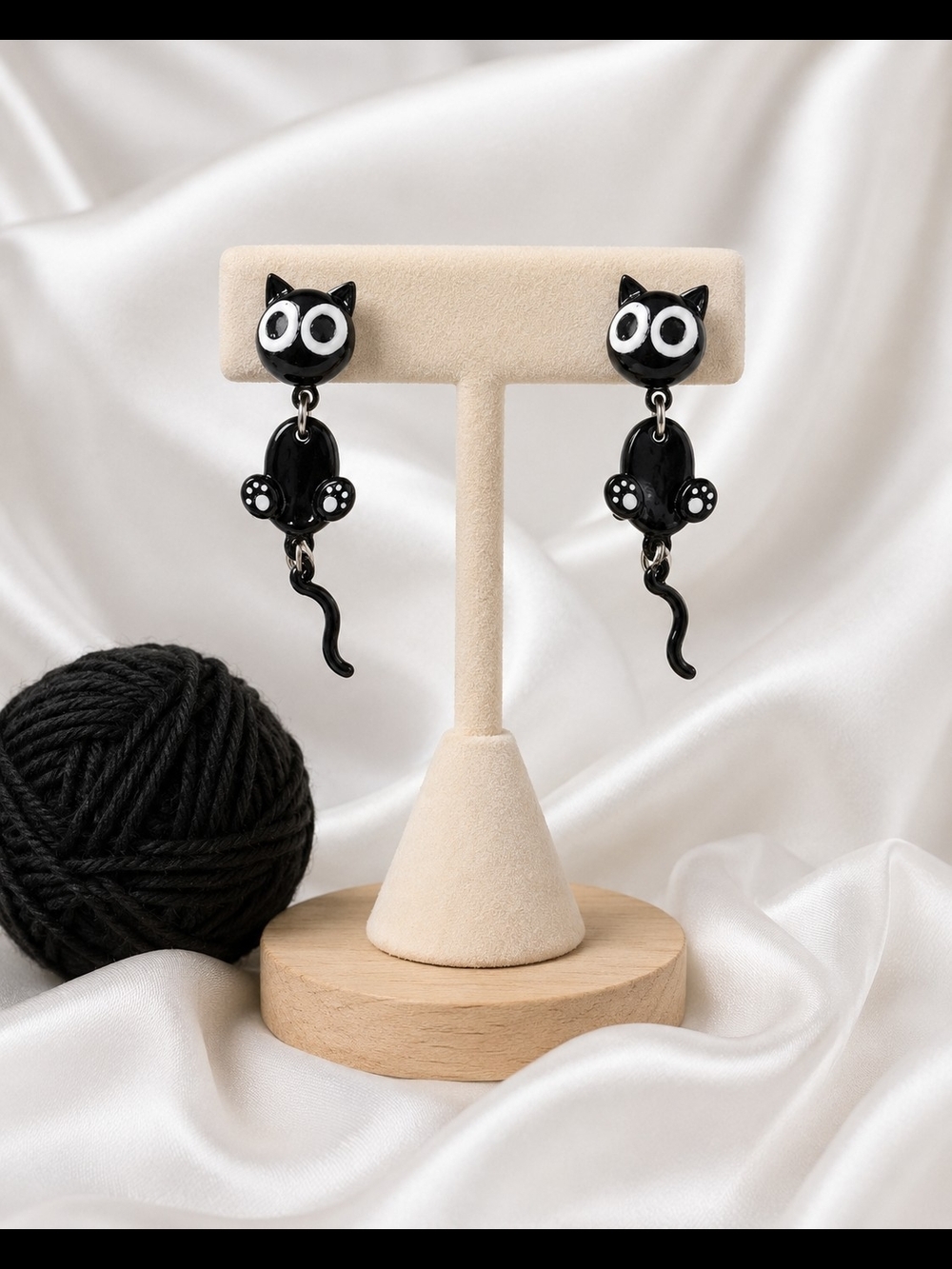 Black Cat Dangle Earrings - Cute Kitty Design